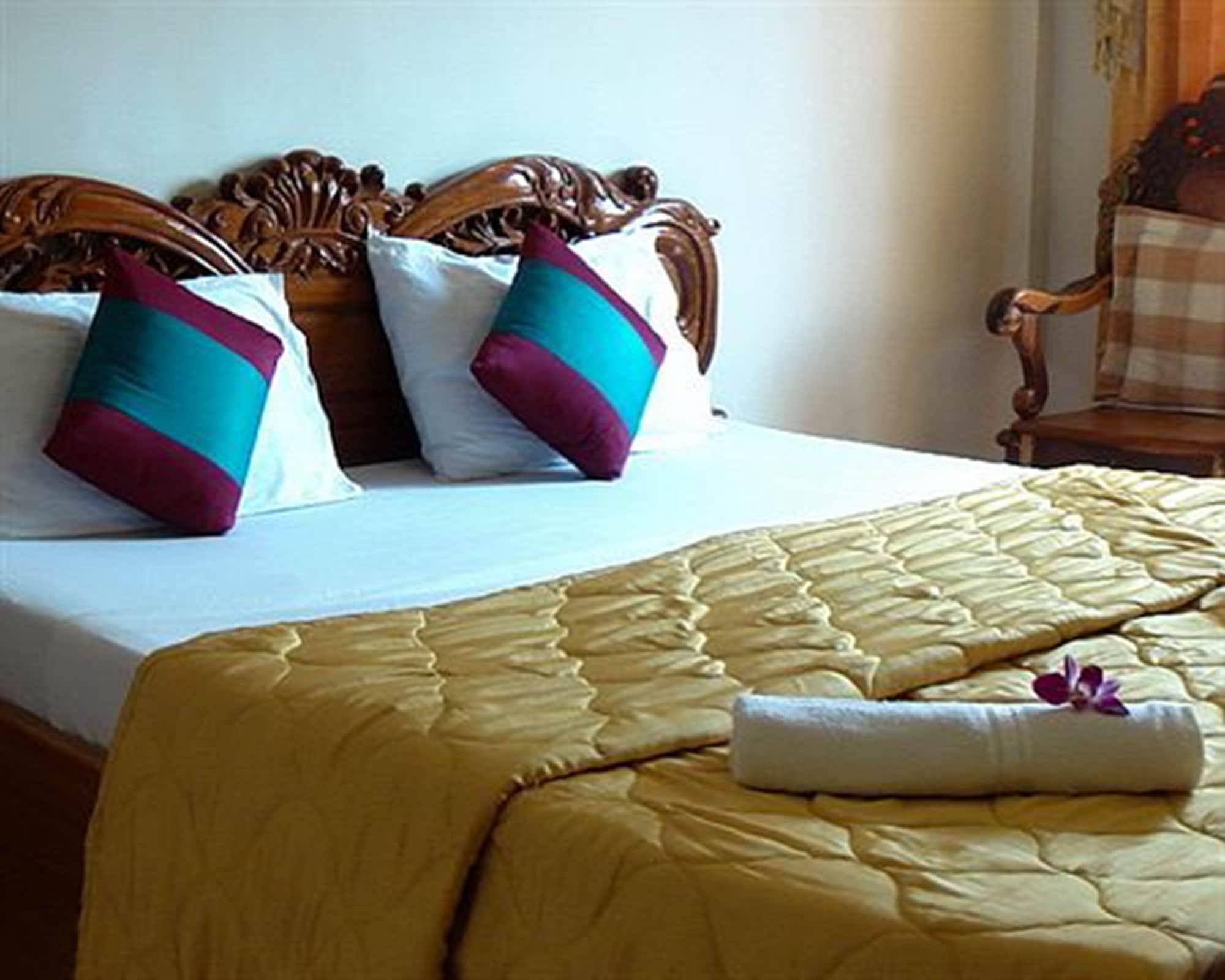 Star Hotel Battambang Extérieur photo