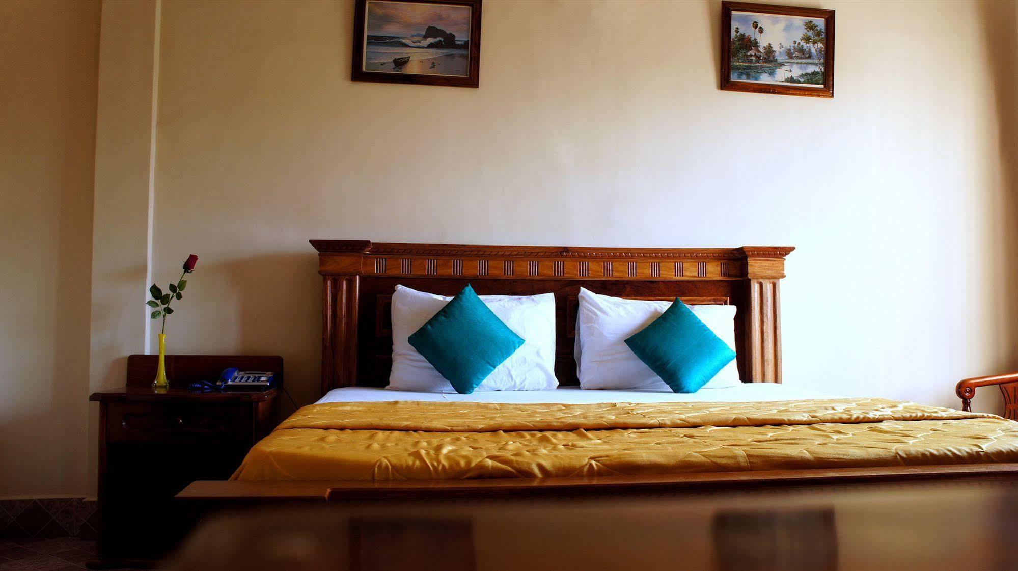 Star Hotel Battambang Extérieur photo